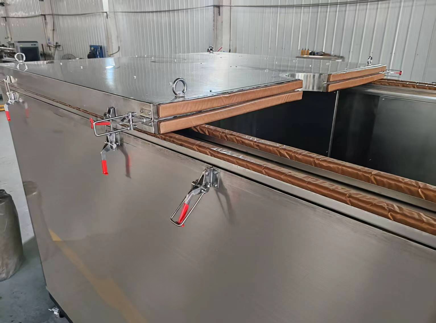 液氮深冷装配箱100L液氮消耗量可以控制的量 液氮深冷装配箱100L液氮消耗量可以控制的量