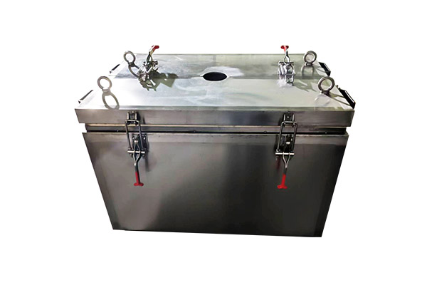 液氮深冷箱外界接气还是液体？