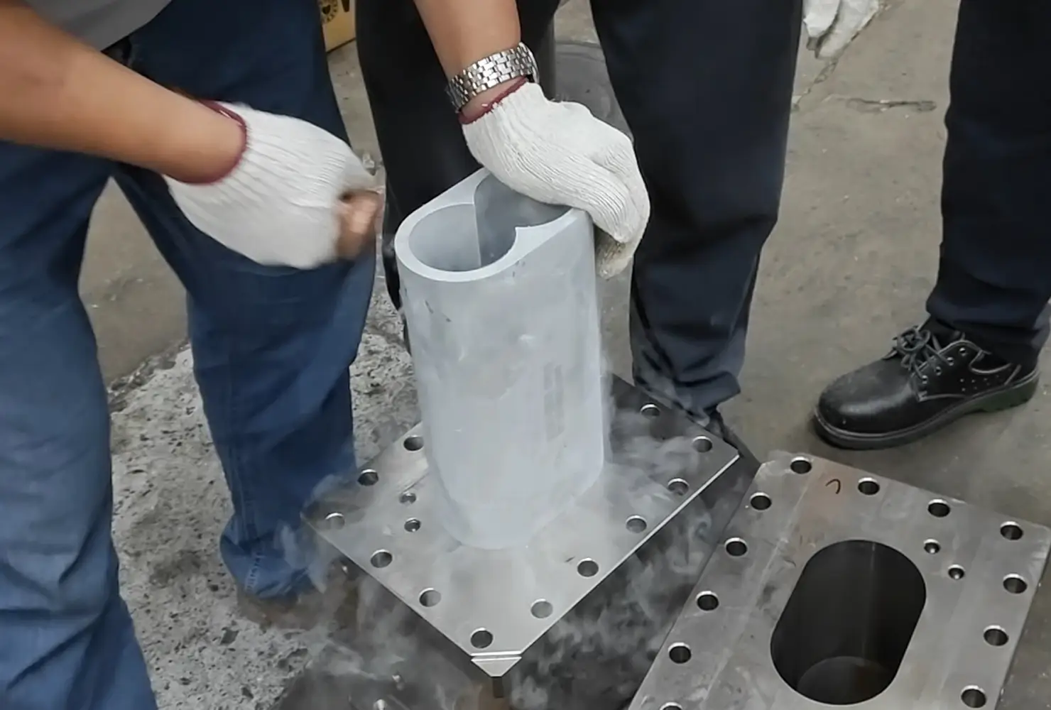 液氮冷装配箱会损伤零部件吗？